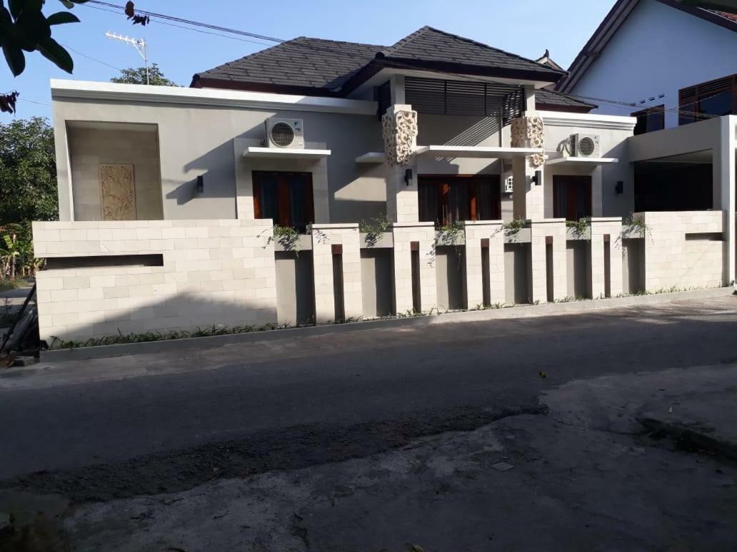 Imperial Villa Yogyakarta Esterno foto